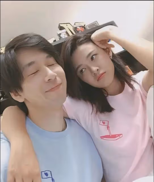 29歲TVB人氣小花近照曝光,重現美貌巔峰!傳因剪短髮被男友甩