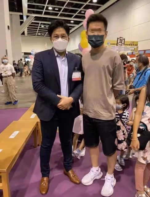 郭晶晶真受寵!出席活動公公台下幫忙帶娃,越來越有當家主母範兒