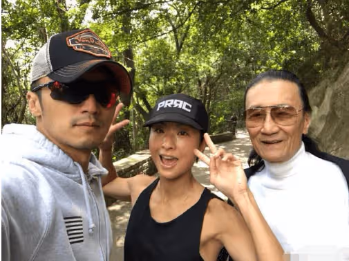 張柏芝3胎生父是謝賢？難怪從始至終都不認可王菲，謝霆鋒崩潰