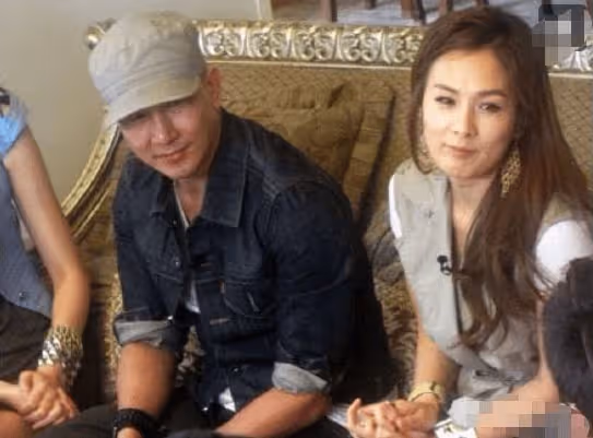 大S老公具俊曄全裸上節目，摸師妹腿部，S媽氣到吃藥