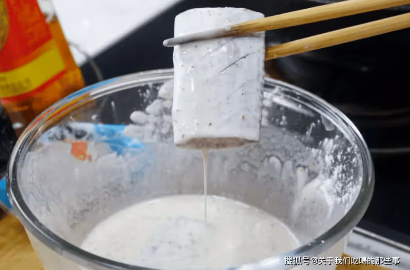 這才是炸帶魚的正確做法,酥香可口,放涼也不回軟,方法超簡單