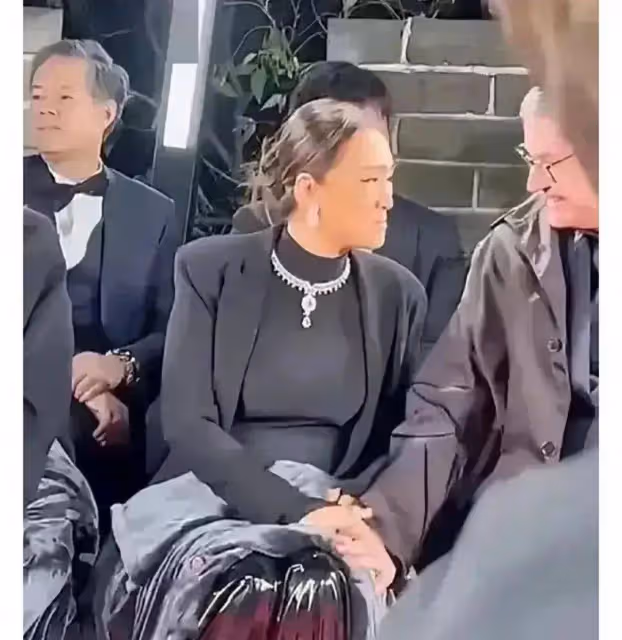 國際巨星鞏俐面臨危機,身材走樣,身著緊身裙毫不服輸,霸氣側漏
