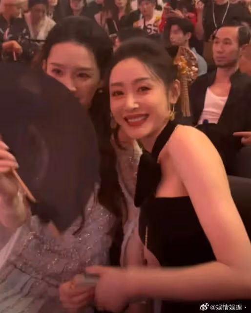 李沁張天愛驚艷同框美爆了!網友:有青蛇和白蛇的感覺