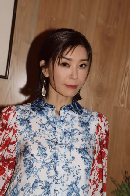 55歲TVB前知名女星加盟英皇,曾為拍劇而暴瘦,獲得楊受成親自接見