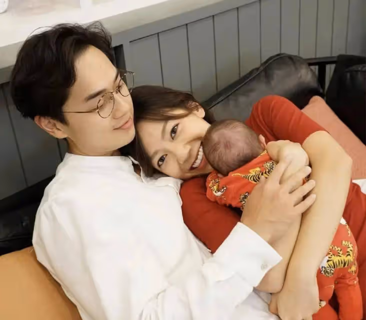 TVB男星鄭俊弘兒子患罕見疾病,兩歲不會走路,準備和妻子生二胎