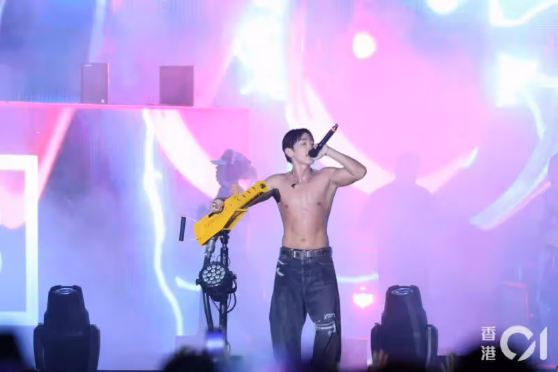 TVB「最強body」身穿透視上衣參加活動,韓國巨星Rain壓軸登場