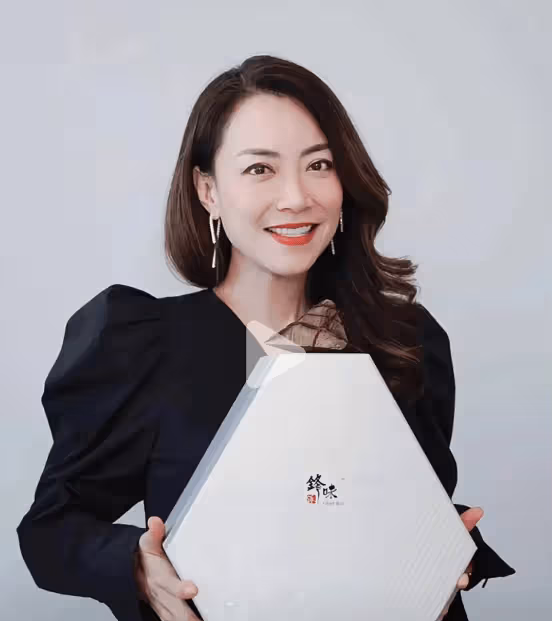 謝霆鋒背後的女人，因酷似王菲而頻頻傳出緋聞，人氣堪比一線女星