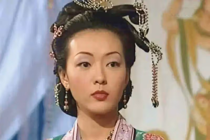 TVB最美女配如今內地直播成隱形富婆,開百萬豪車,曾因一段感情惹非議