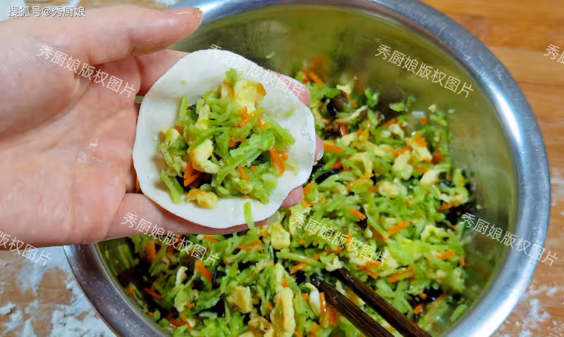 夏天,黃瓜冬瓜靠邊站,經常上火多吃它,維C含量高,包餃子特香