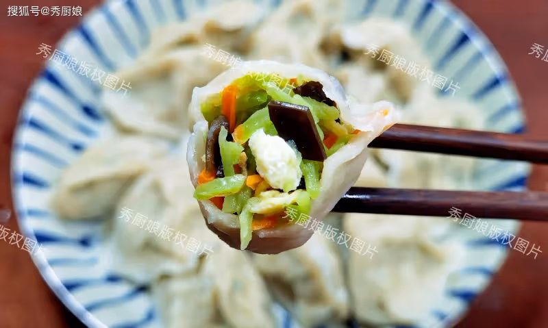 夏天,黃瓜冬瓜靠邊站,經常上火多吃它,維C含量高,包餃子特香