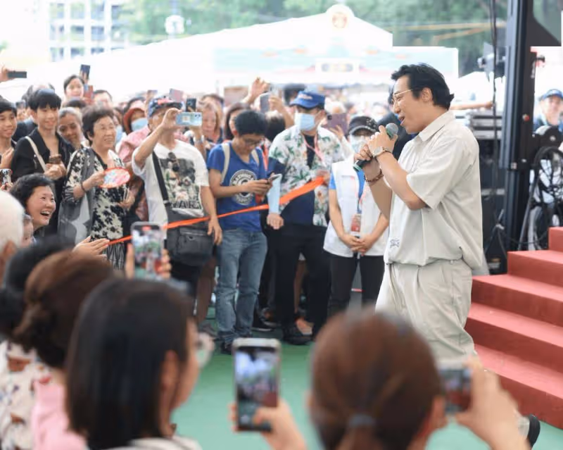 TVB男星離巢後首個公開活動,又唱又跳心情大好!入行20年不受捧