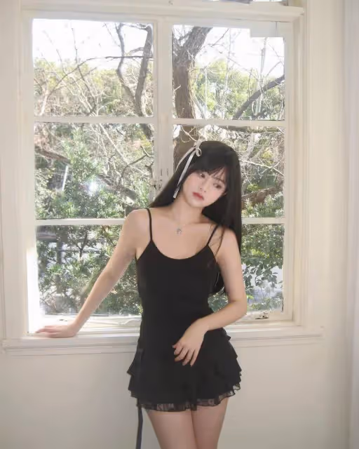 TVB小花嬉水大曬白滑長腿！13歲開始拍劇，如今長大變熟女！