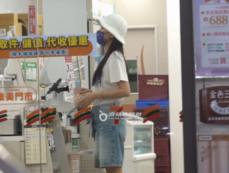 壹蘋10點強打｜陳喬恩撒嬌人妻抱怨「Bitch」！小老公兼司機幫推門十指交纏（狗仔直擊）