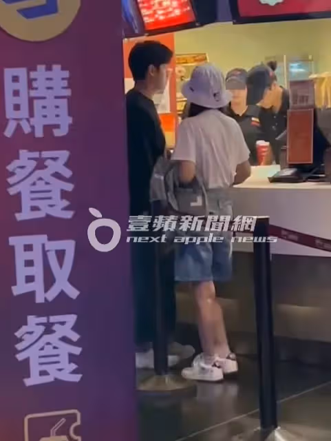 壹蘋10點強打｜陳喬恩撒嬌人妻抱怨「Bitch」！小老公兼司機幫推門十指交纏（狗仔直擊）