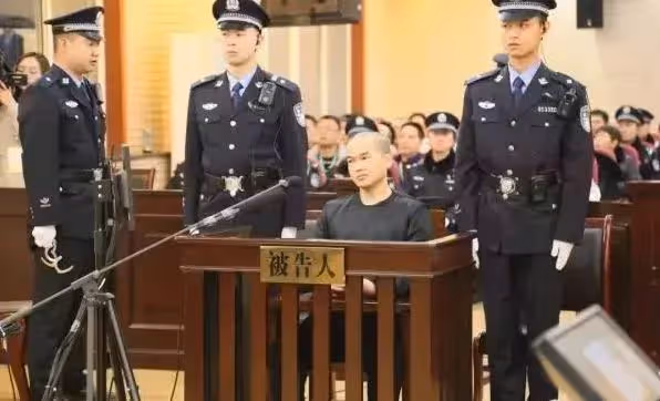 1996年，13歲少年目睹母親被害，隱忍22年，除夕夜為母復仇