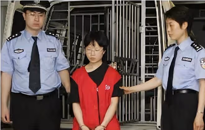 2005年,清華女學霸將丈夫殘忍殺害後,事後與丈夫遺體共住7天7夜