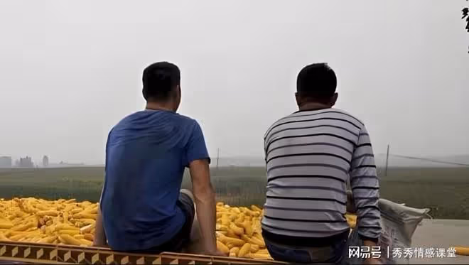 領導退休,我自費請客送行,他司機私拿2條好煙,我被提拔愣住了