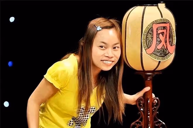 38歲鳳姐美國被偶遇！穿70元高幫鞋，在美十年感慨「活得不如狗」