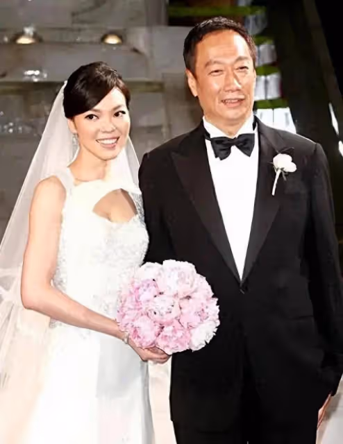 擊敗林志玲！34歲成富士康女主人，為郭台銘連生3胎，她做對什麼