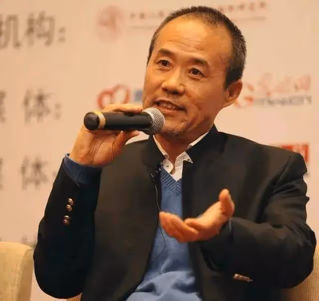 回顧王石：二婚娶小30歲田朴珺，69歲老來得女，如今他幸福嗎？