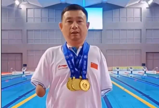 無臂男子被拒後續:媒體怒批,殘聯添亂,真相曝光打臉了地鐵道歉
