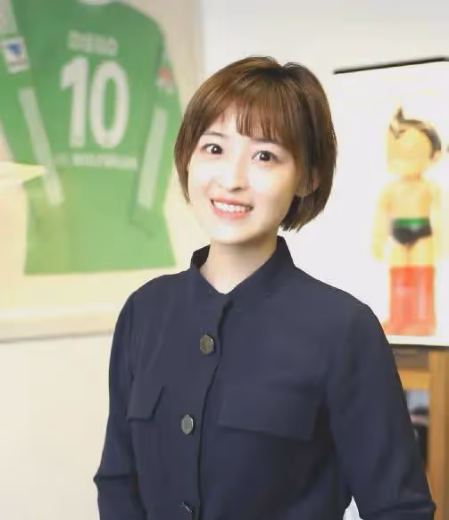 她是「央視恥辱」,因睡懶覺被除名,如今成為百萬網紅,斂財無數