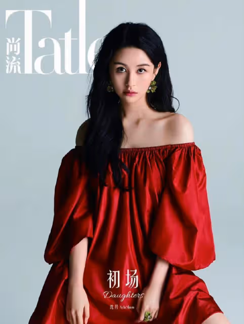張末沈月合體登封，導演濃妝變混血臉好高級，星二代韓風缺辨識度