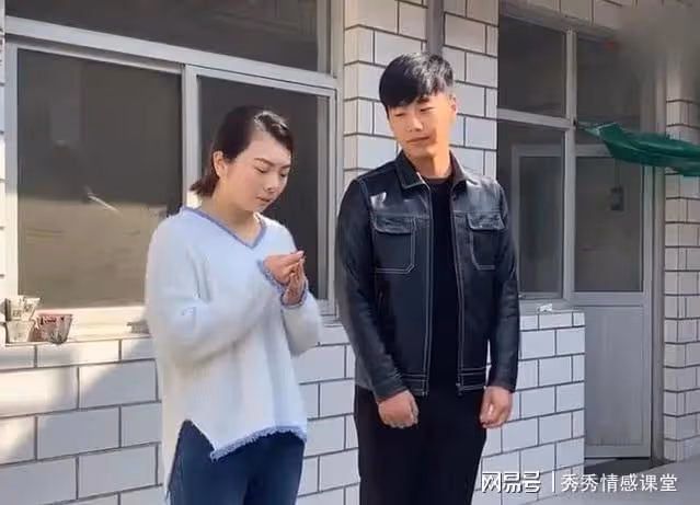 女房東是一個42歲的寡婦,挺漂亮的,她約我去爬山!遇到傾盆大雨