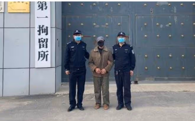 回顧:53歲大姐出軌多年,情夫直言就愛她,大姐:他就是個無賴