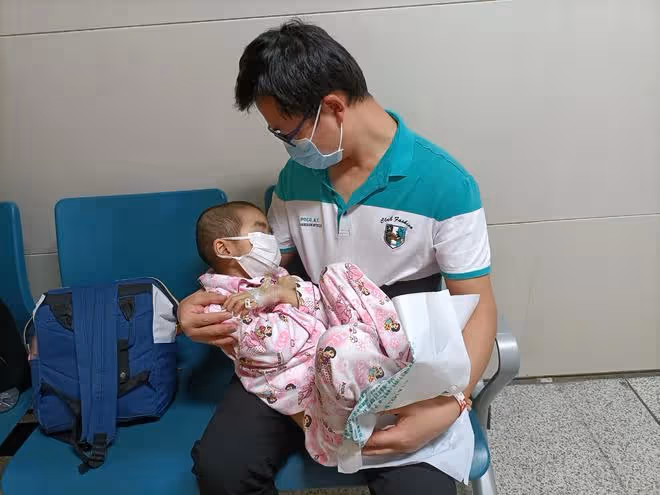 天地不仁橫禍來,一劫未過一劫來:30歲小伙為救女兒拼盡全力