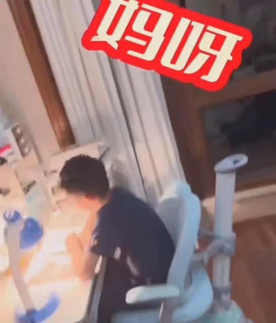 汪涵有二胎女兒了?老婆楊樂樂直播,曝光女兒的梳妝檯和10歲兒子