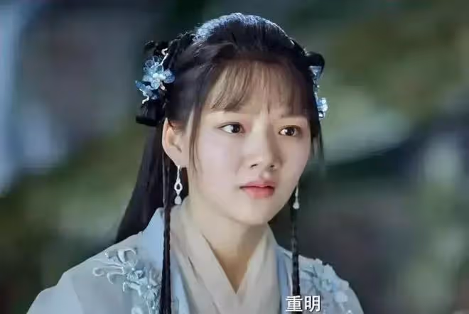 被丑脖子拖累的6位明星，明明有張美人臉，一看脖子全「毀」了