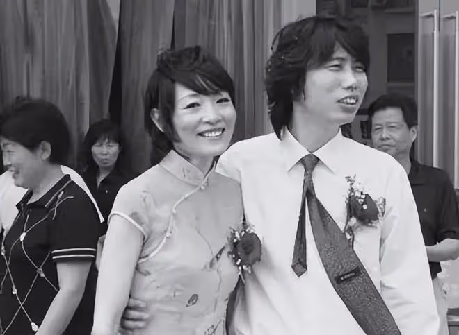 又一歌手跳樓去世!新婚不到100天自殺,跳樓前將30萬交給母親