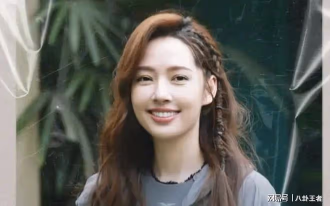 浪姐四公太抓馬!何潔失控,郭碧婷人緣爆棚,韓雪再受觀眾質疑