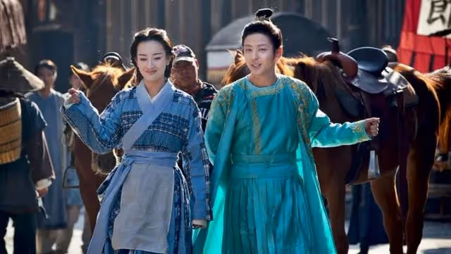 迫於壓力整容,清冷美人面目全非,35歲回頭演女配,臉上毫無表情