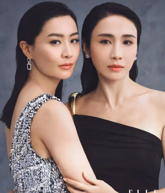 51歲黎姿攜40歲陳法拉同拍大片!一個自然臉美如從前,一個科技臉硬到認不出