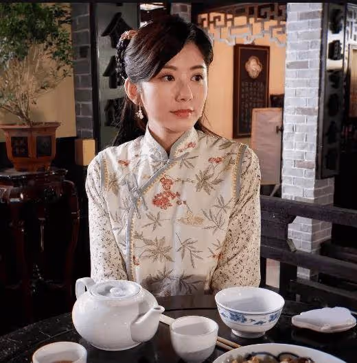 TVB清純女星泰國慶生,被猩猩玩到好尷尬!3月份才生下女兒