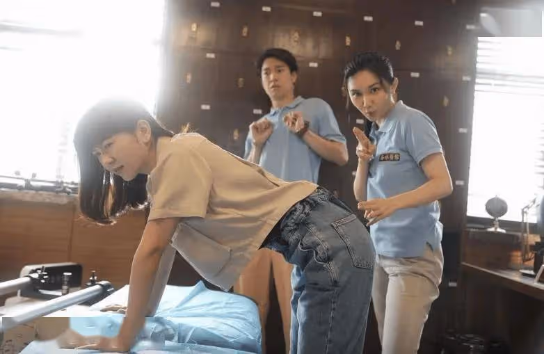 TVB清純女星泰國慶生,被猩猩玩到好尷尬!3月份才生下女兒