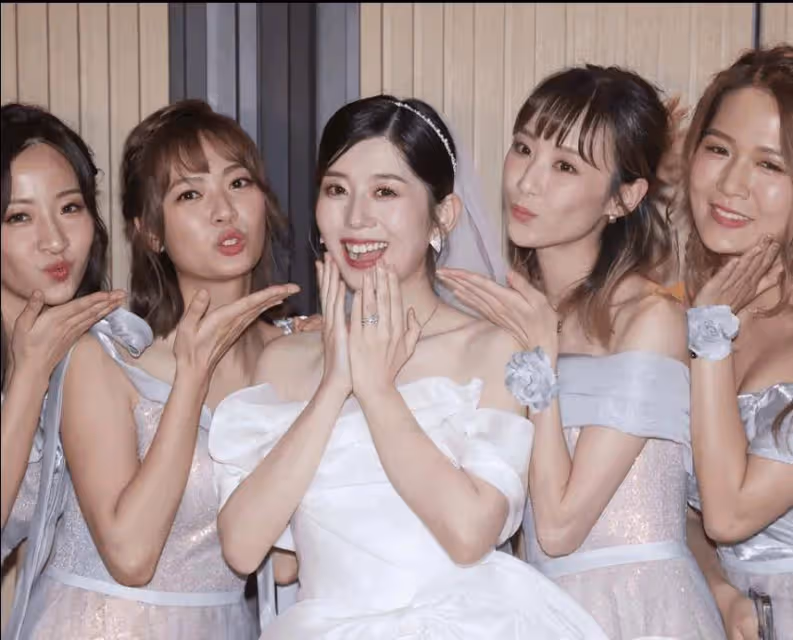 TVB清純女星泰國慶生,被猩猩玩到好尷尬!3月份才生下女兒