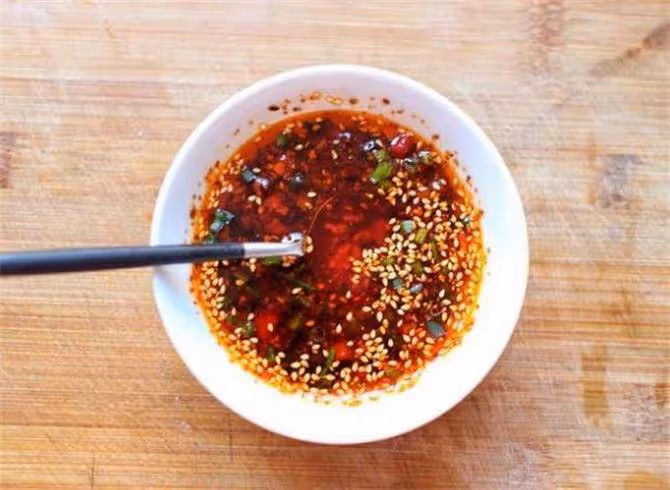 怪不得飯店的涼拌菜好吃？大廚分享萬能涼拌汁做法，喜歡的請收藏