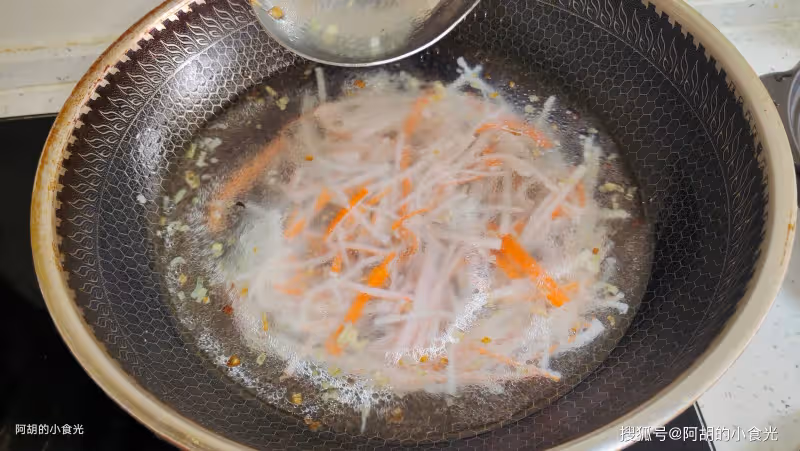 夏天寧可不吃肉，但要常喝這碗湯！花小錢煮出一鍋，找回好胃口、鮮潤十足
