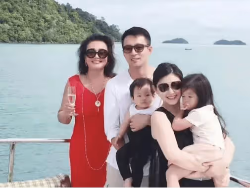 都是離異帶兒子，伊能靜打臉大S？網友：汪小菲和張蘭難辭其咎