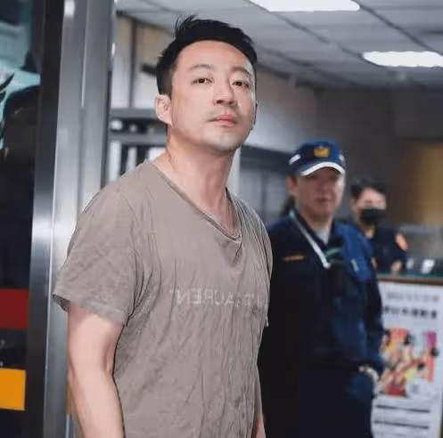 都是離異帶兒子，伊能靜打臉大S？網友：汪小菲和張蘭難辭其咎