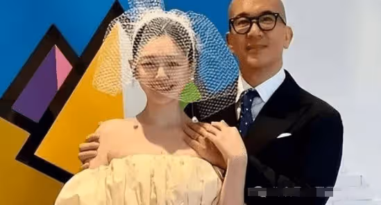 大S吸毒門後首現身，行動受阻坐輪椅出門，疑似出國或移民