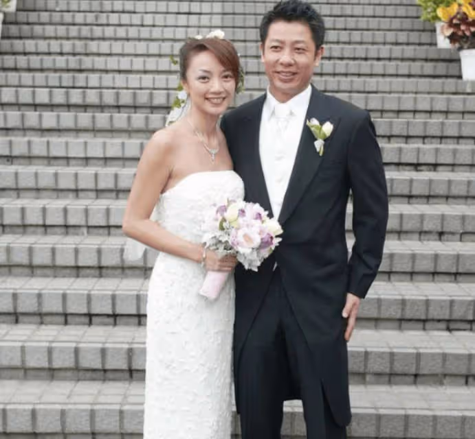 曾演《封神榜》!54歲港星大曬近照不懼變老!女兒顏值超媽咪