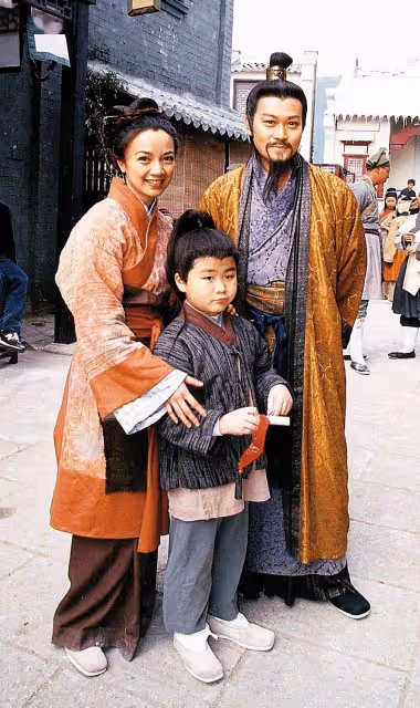 曾演《封神榜》!54歲港星大曬近照不懼變老!女兒顏值超媽咪