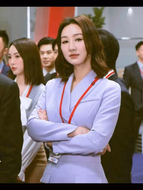 TVB花旦開直播被逼婚,霸氣回懟網友登上熱搜,入行16年僅一段五年情