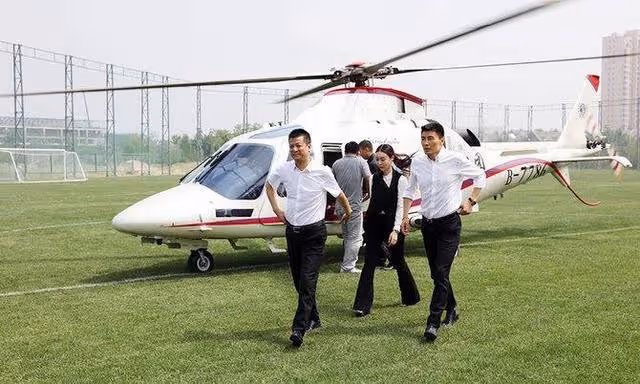 回顧李金元的發家史:靠直銷成津門首富,給員工發放豪車、遊艇