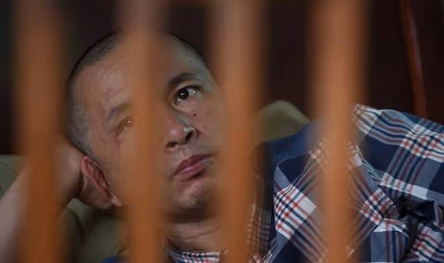 16年廣州男子買菜時,偶遇雙腳被截斷的乞丐,竟是失蹤12年的同學