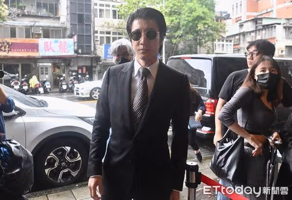 謝金燕現身邱瓈寬母靈堂:非常傷心!暴瘦身影惹心疼「我會撐住」